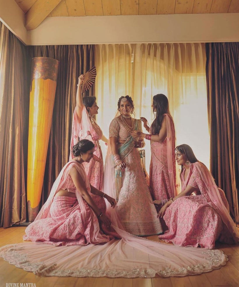 Mumu Weddings on Instagram: “Grab your girls, it's go time! 👰💍💕  #mumuweddings @katebecker.mn” | Bridesmaid poses, Wedding picture poses,  Bridesmaid pictures